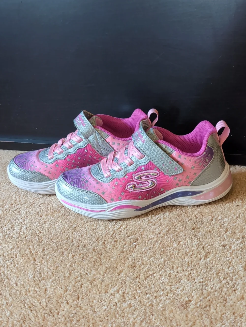 NWOB Skechers S-Lights Power Petals Girls Sneakers 2Y